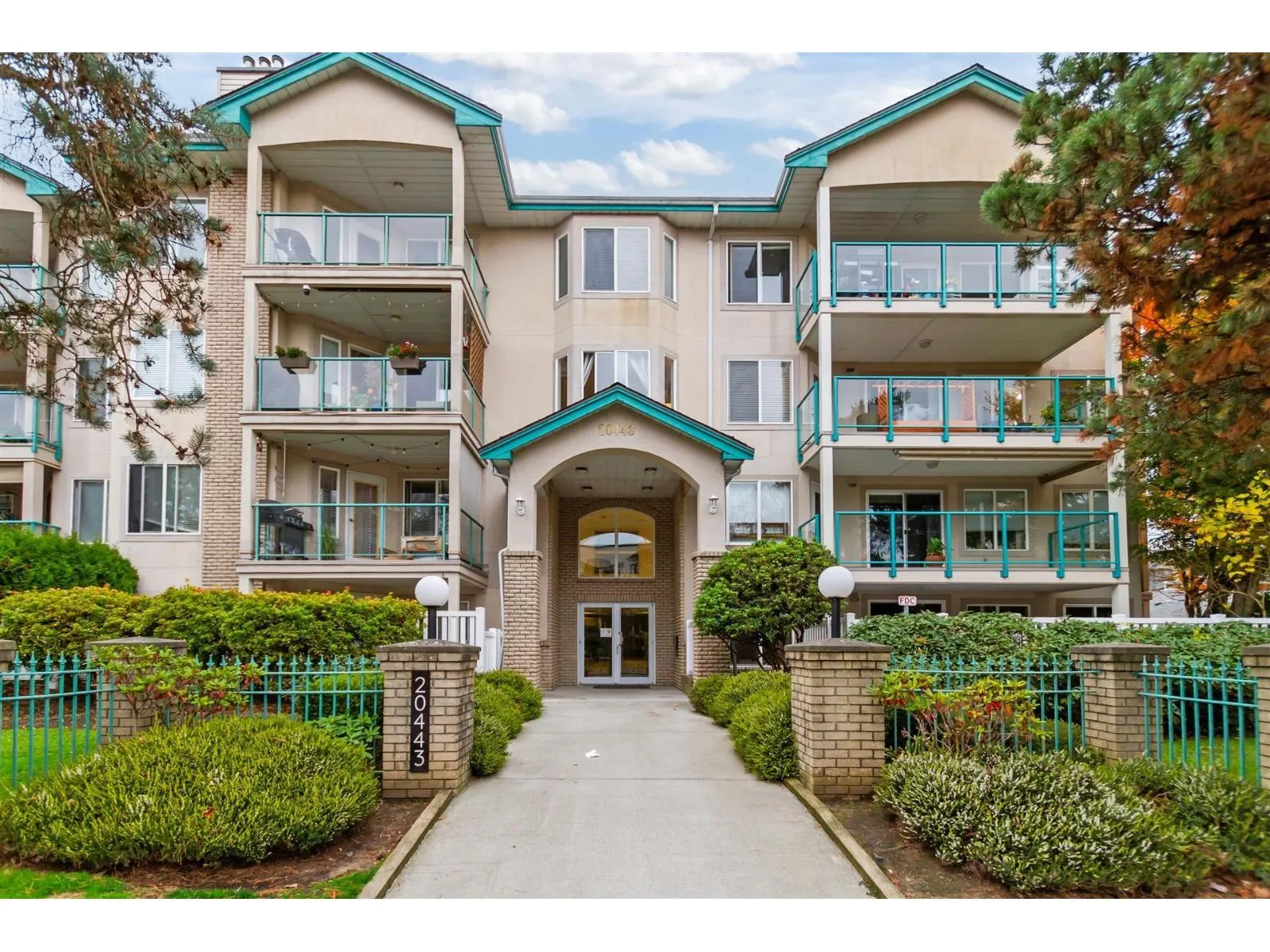 Apartment for rent: 310 20443 53rd Avenue, Langley, British Columbia V3A 7A6