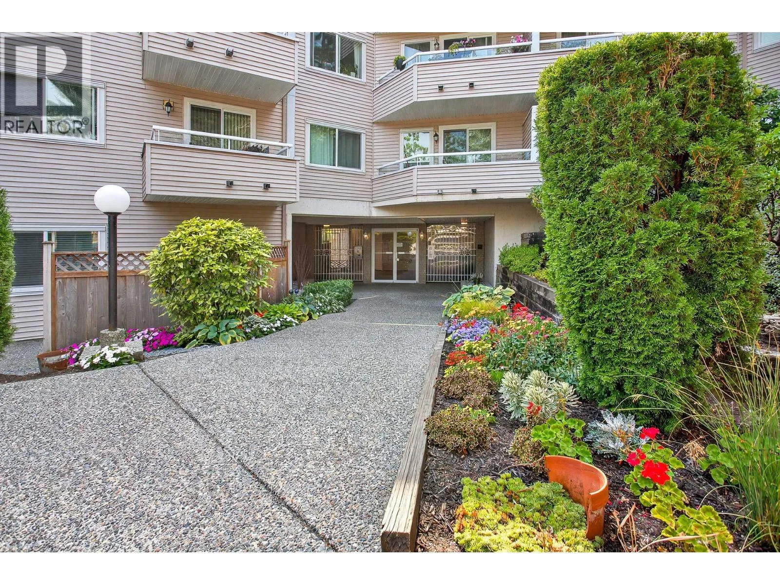 Apartment for rent: 310 450 Bromley Street, Coquitlam, British Columbia V3K 6S5