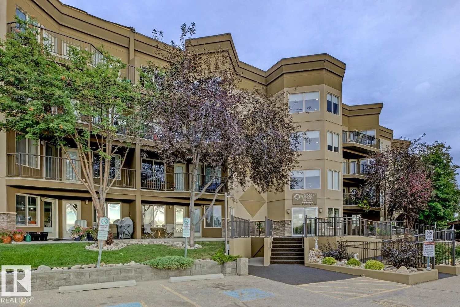 Apartment for rent: #310 530 Hooke Rd Nw, Edmonton, Alberta T5A 5J5