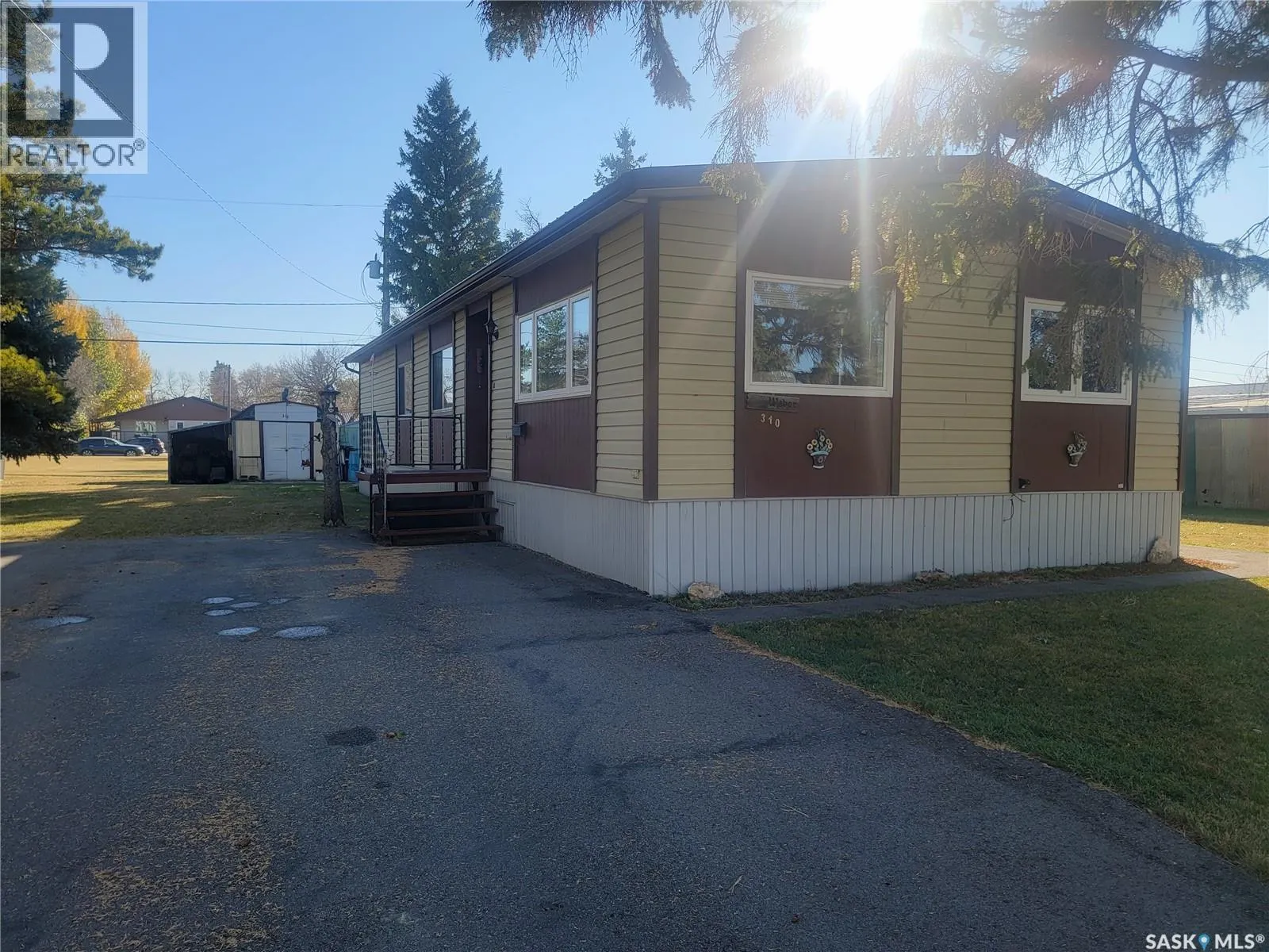 Mobile Home for rent: 310 5th Street W, Wilkie, Saskatchewan S0L 2C0