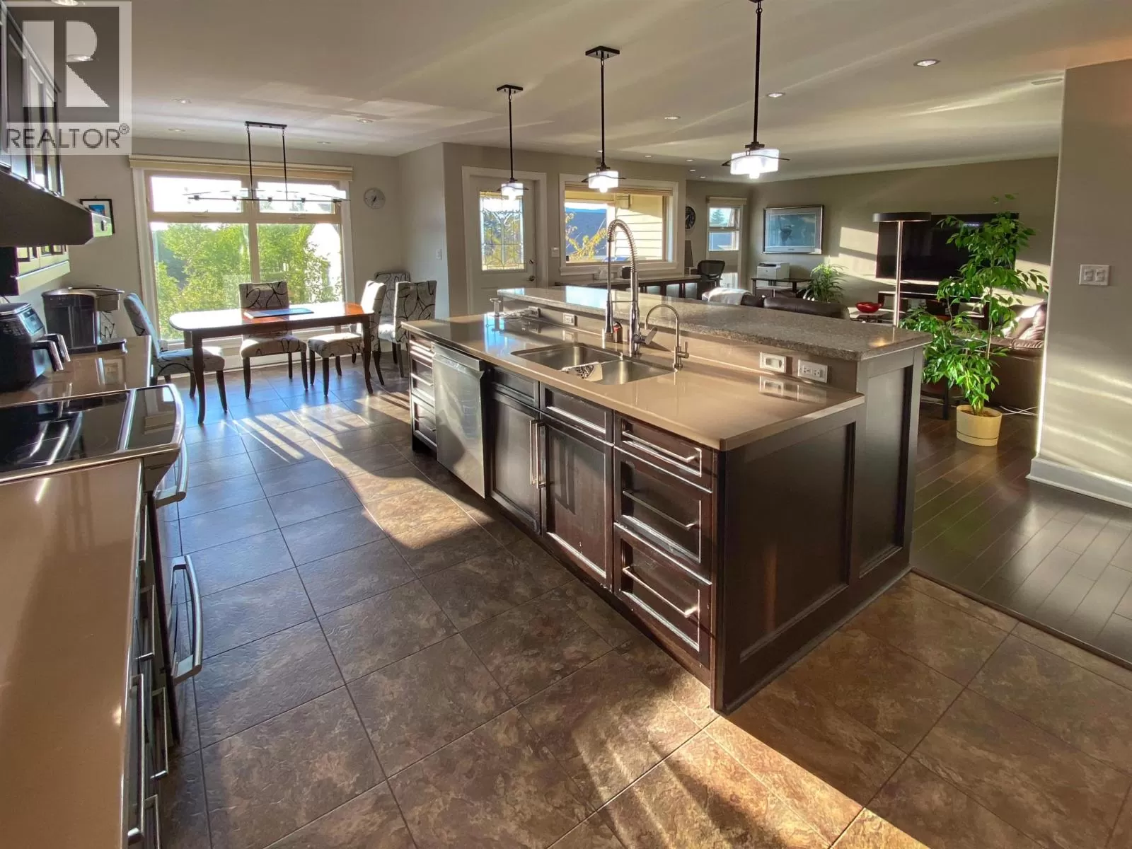 Apartment for rent: 310 840 Prince Rupert Boulevard, Prince Rupert, British Columbia V8J 4H5