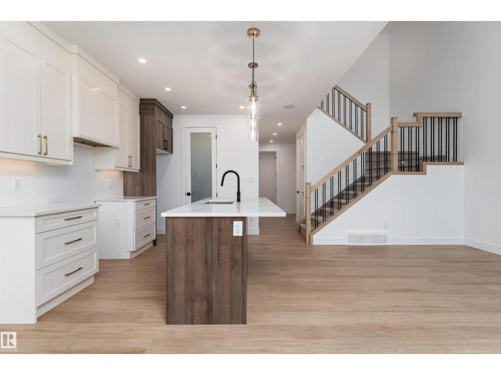 Duplex for rent: 3105 Magpie Wy Nw, Edmonton, Alberta T5S 0V3