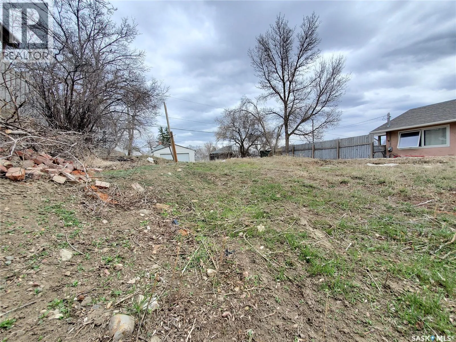 Unknown for rent: 311 10th Avenue Nw, Swift Current, Saskatchewan S9H 1B7