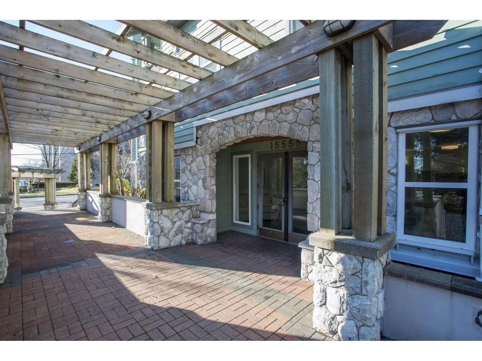 Apartment for rent: 311 15555 16 Avenue, Surrey, British Columbia V4A 1R7