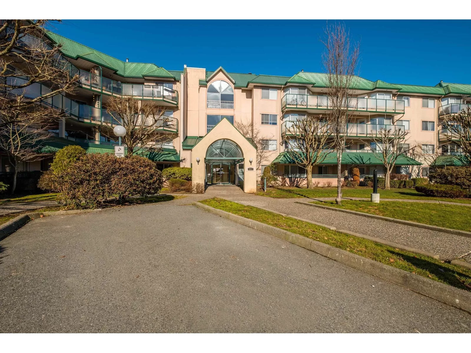 Apartment for rent: 311 2964 Trethewey Street, Abbotsford, British Columbia V2T 6P4