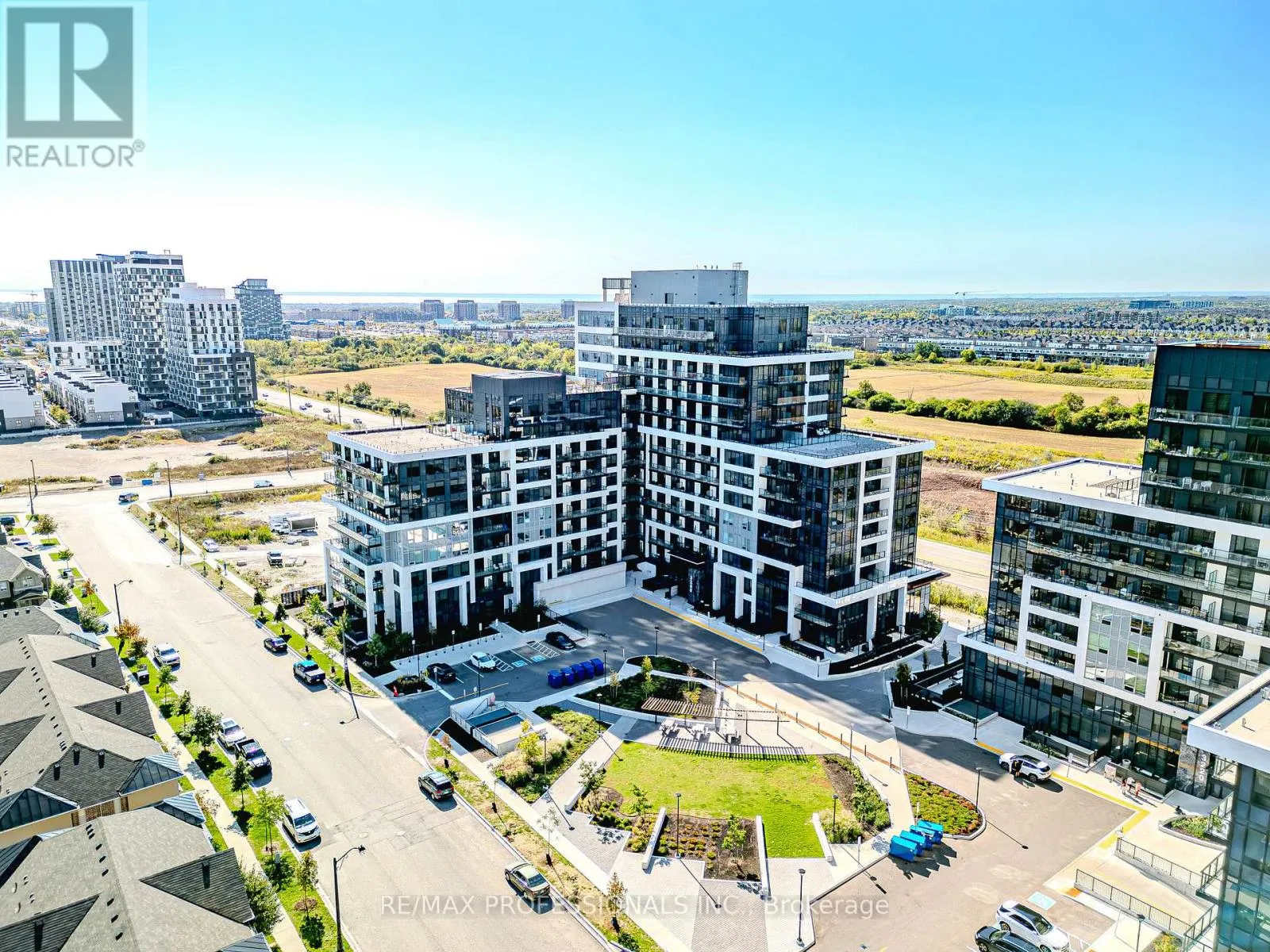 Apartment for rent: 311 - 3200 William Coltson Avenue, Oakville, Ontario L6H 7W6