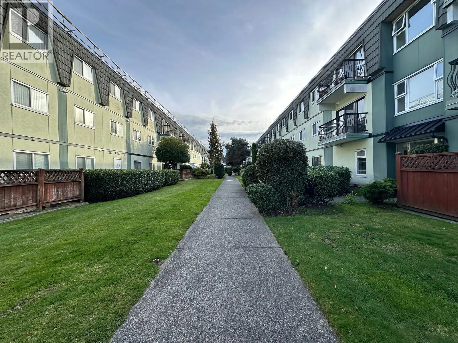 Apartment for rent: 311 8011 Ryan Road, Richmond, British Columbia V7A 2E4