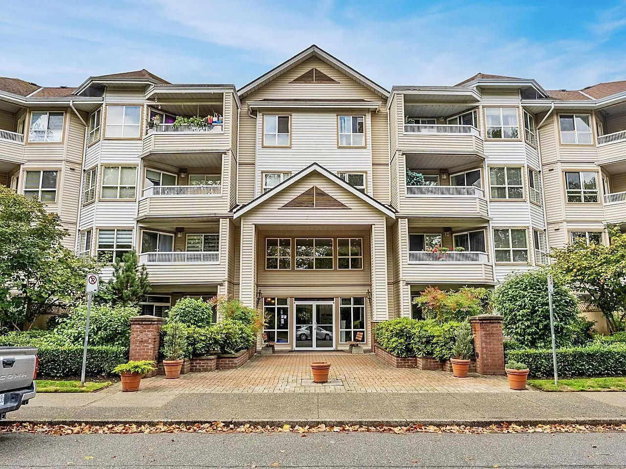 Apartment for rent: 311 8139 121a Street, Surrey, British Columbia V3W 0Z2