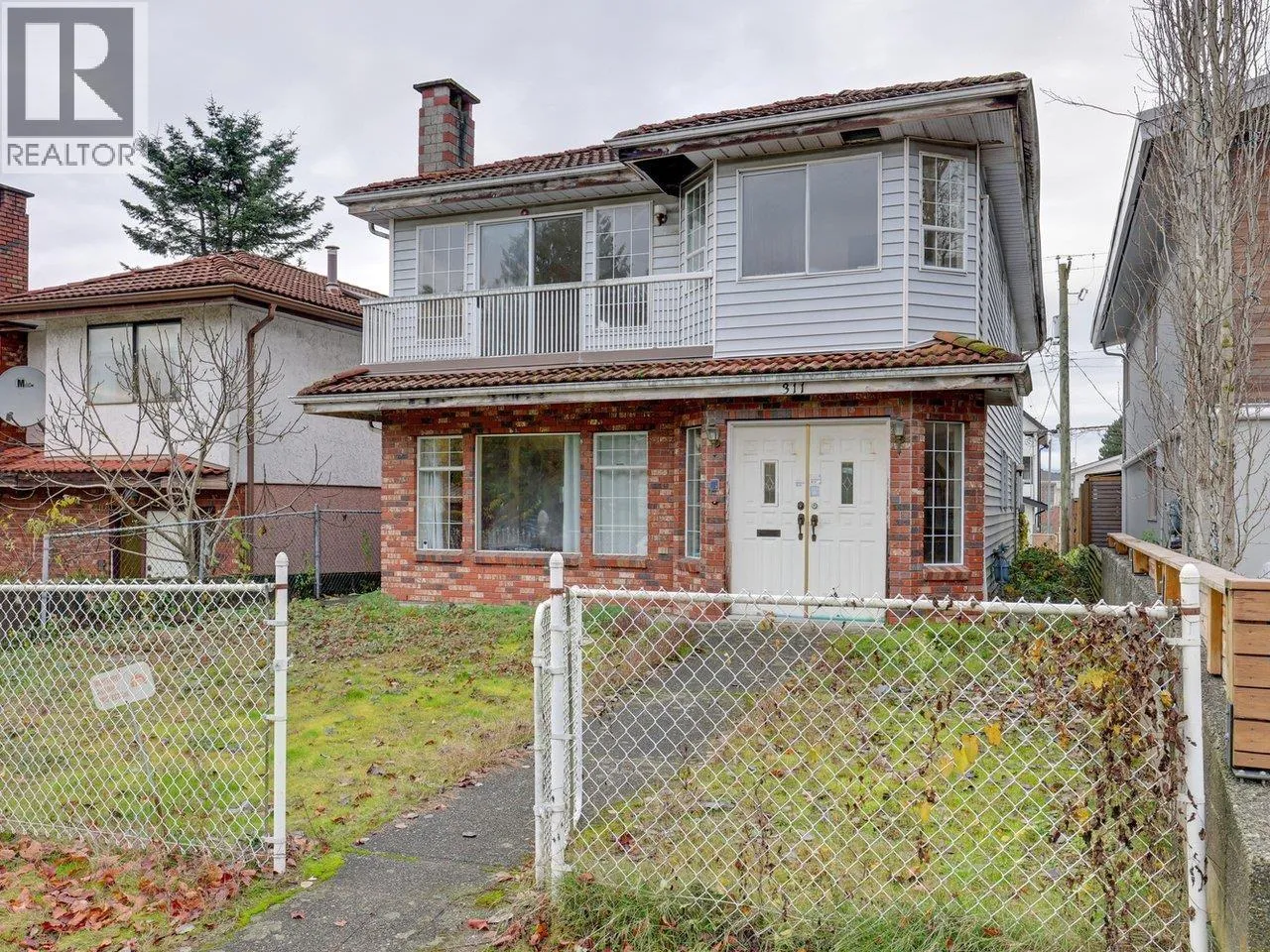 House for rent: 311 E 38th Avenue, Vancouver, British Columbia V5W 1H5