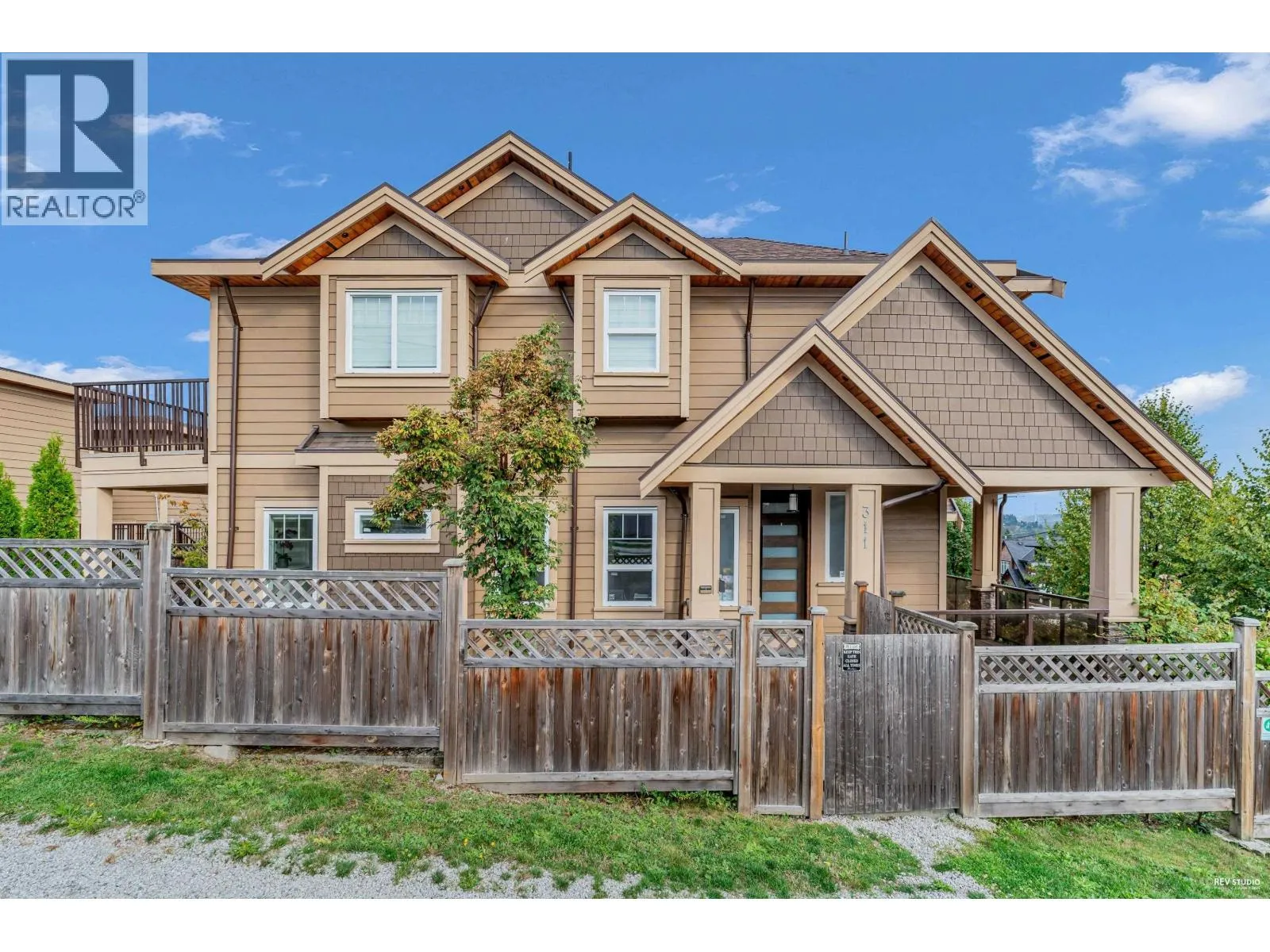 Duplex for rent: 311 Nelson Street, Coquitlam, British Columbia V3K 4N4