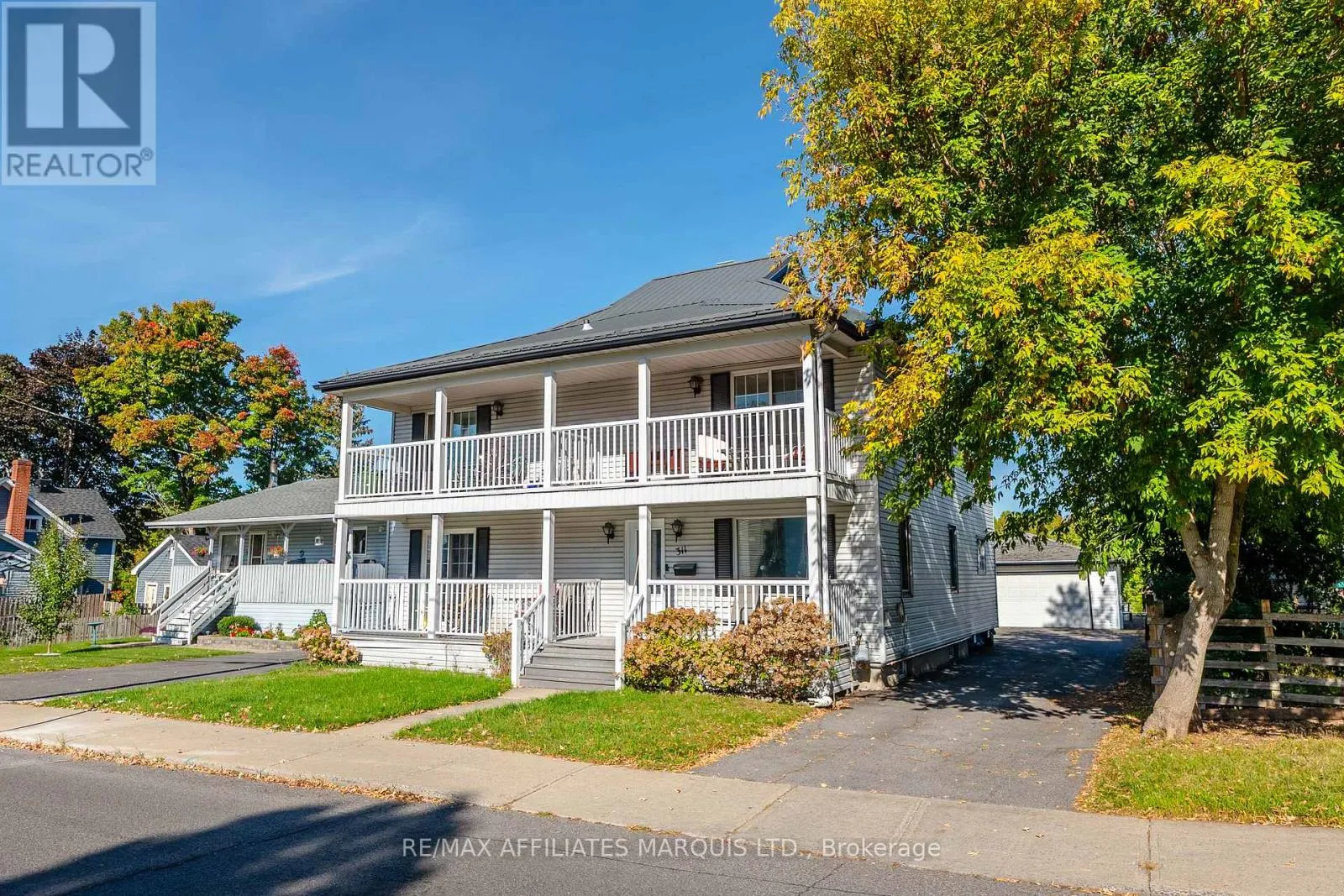 Triplex for rent: 311 Sixth Street E, Cornwall, Ontario K6H 2N8