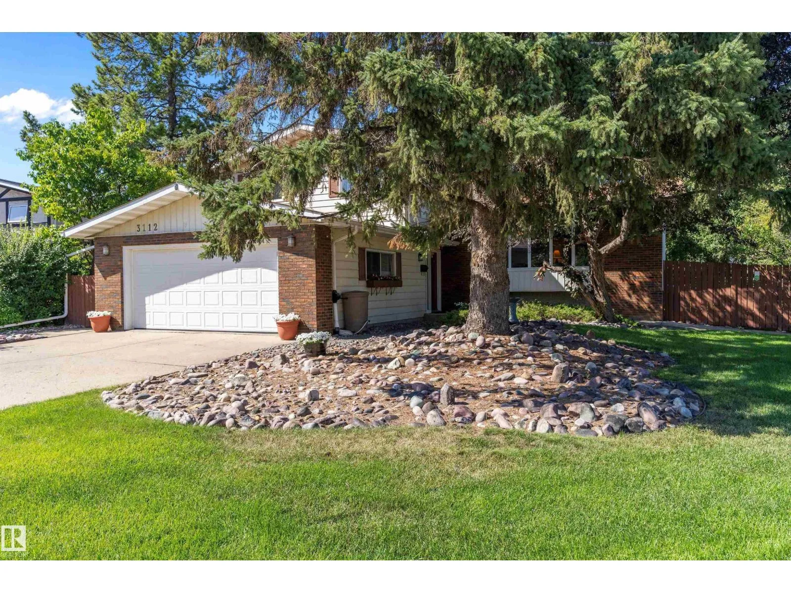 House for rent: 3112 109 St Nw, Edmonton, Alberta T6J 3E6