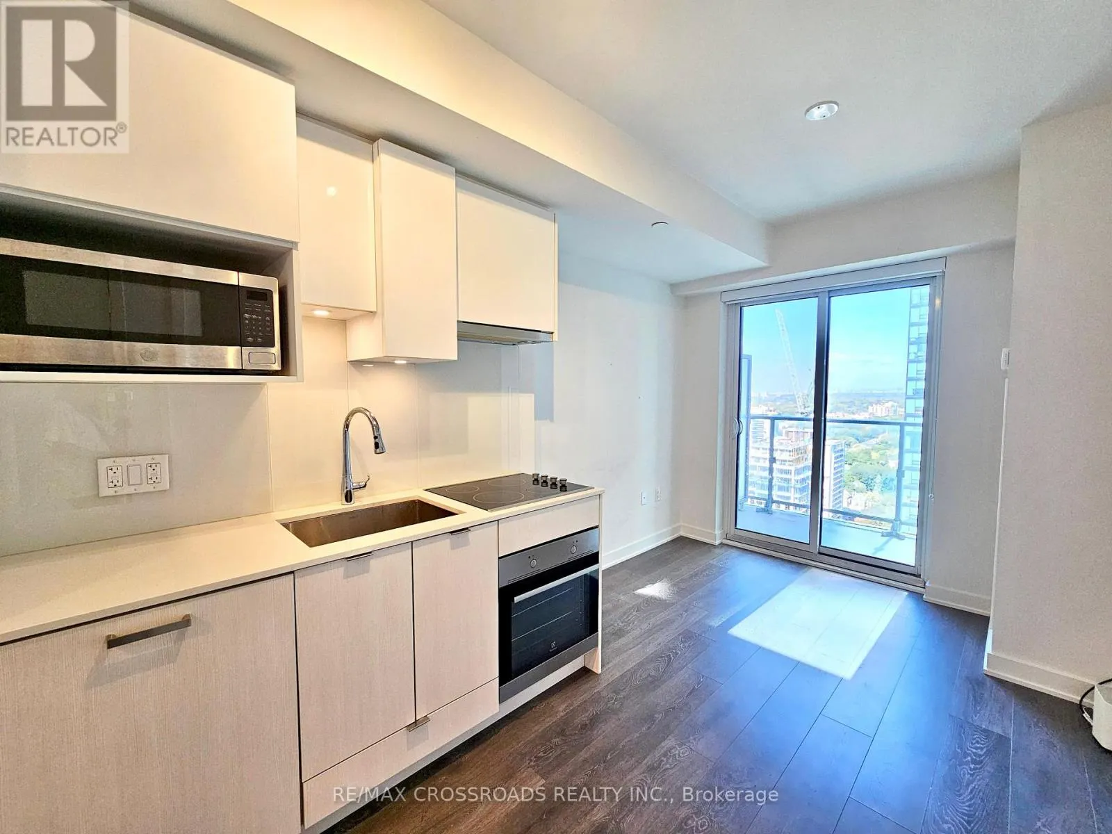 Apartment for rent: 3113 St - 195 Redpath Avenue, Toronto, Ontario M4P 0E4