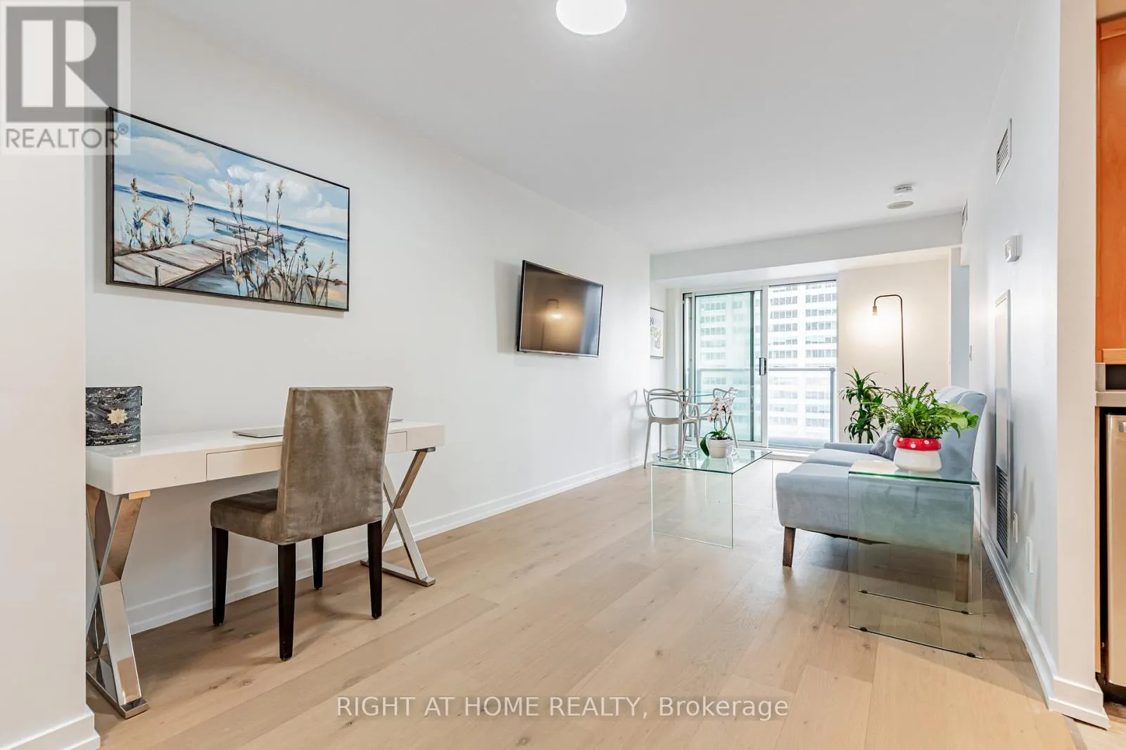 Apartment for rent: 3116 - 8 Park Road, Toronto, Ontario M4W 3S5