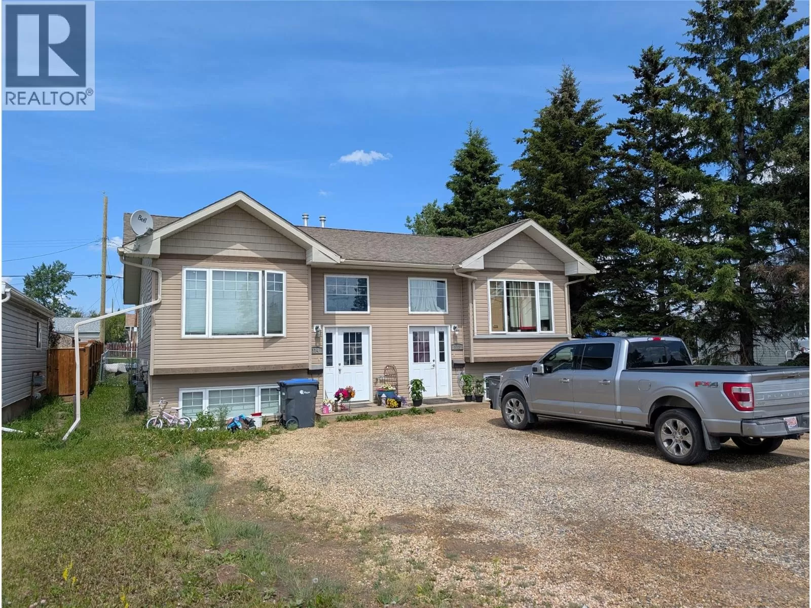 Duplex for rent: 312 99 Avenue, Dawson Creek, British Columbia V1G 1S9