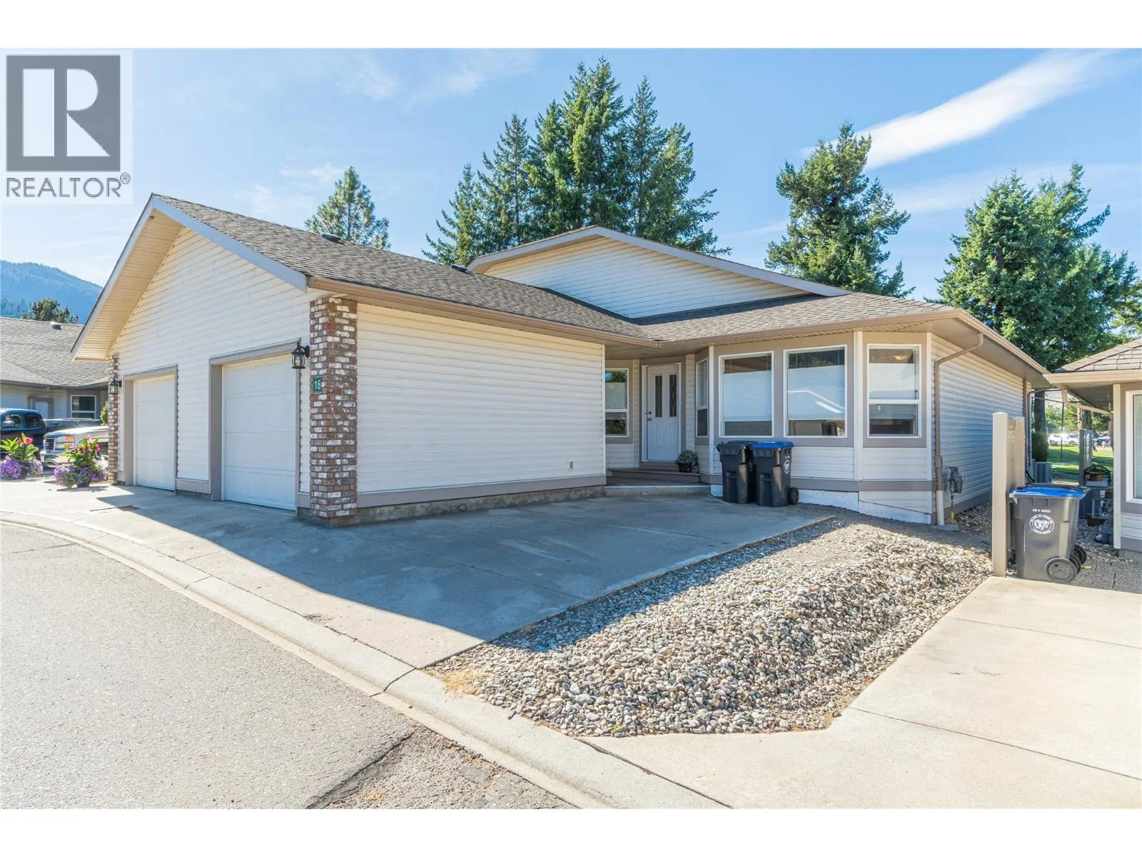 Duplex for rent: 312 Arbutus Street Unit# 16, Chase, British Columbia V0E 1M0