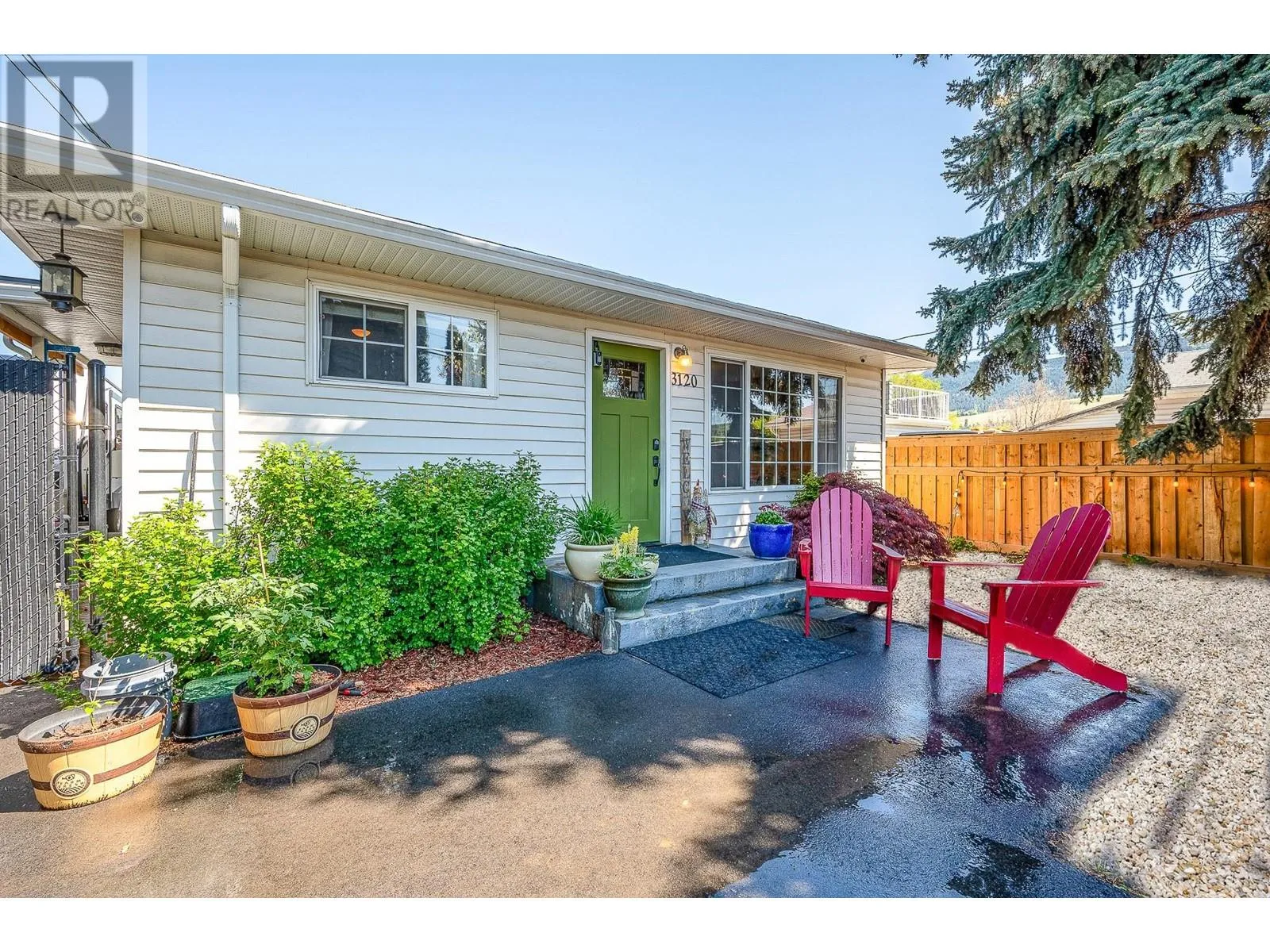 House for rent: 3120 Woodsdale Road, Lake Country, British Columbia V4V 2K3