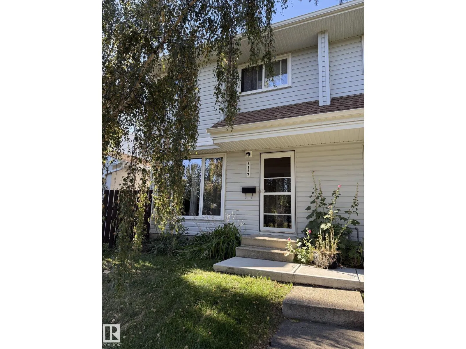 Row / Townhouse for rent: 3127 109 St Nw, Edmonton, Alberta T6J 3E6