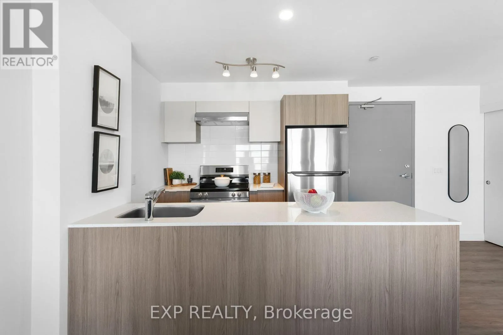 Other for rent: 313 - 100 Manett Crescent, Brampton, Ontario L6X 4P7