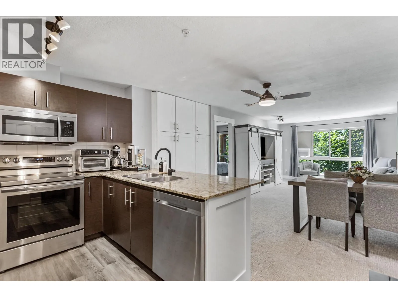 Apartment for rent: 313 11665 Haney Bypass, Maple Ridge, British Columbia V2X 8W9