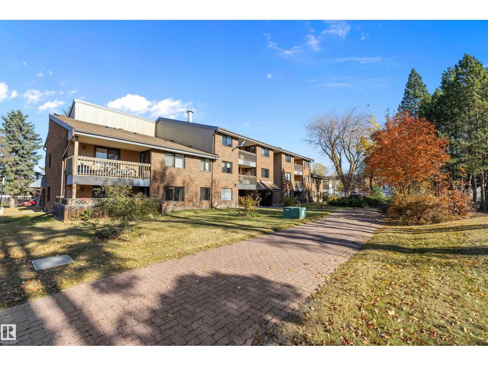 Apartment for rent: #313 14811 51 Av Nw, Edmonton, Alberta T6H 5G4