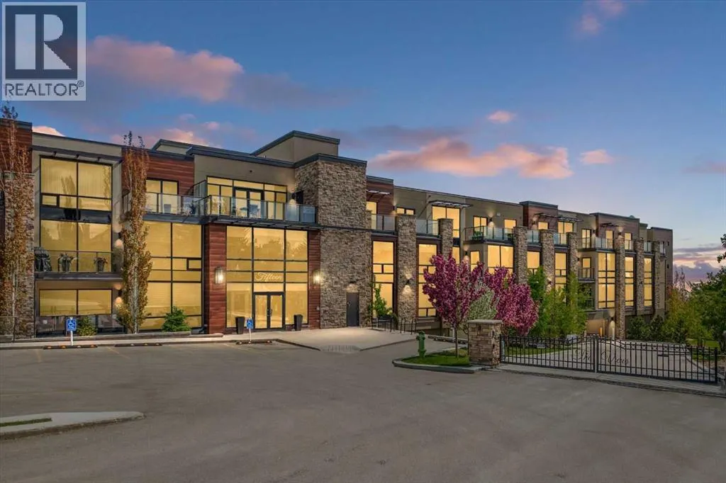 Apartment for rent: 313, 15 Cougar Ridge Landing Sw, Calgary, Alberta T3H 6C3