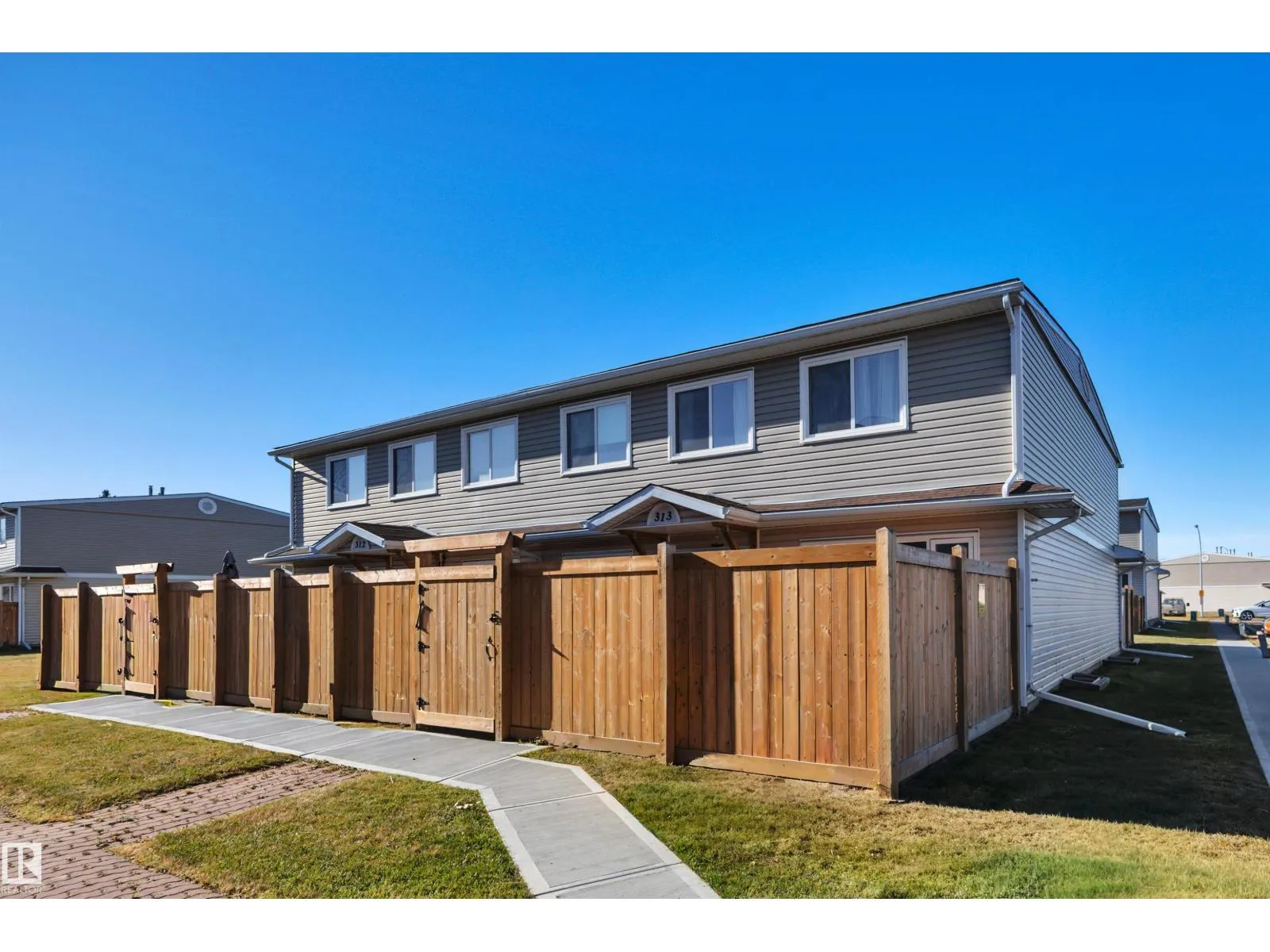 Row / Townhouse for rent: 313 Telford Co, Leduc, Alberta T9E 5M8