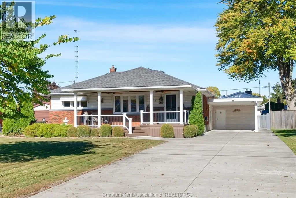 House for rent: 313 Thomas Avenue, Wallaceburg, Ontario N8A 2C1