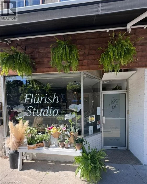 3130 Dundas Street W, Toronto, Ontario M6P 2A1