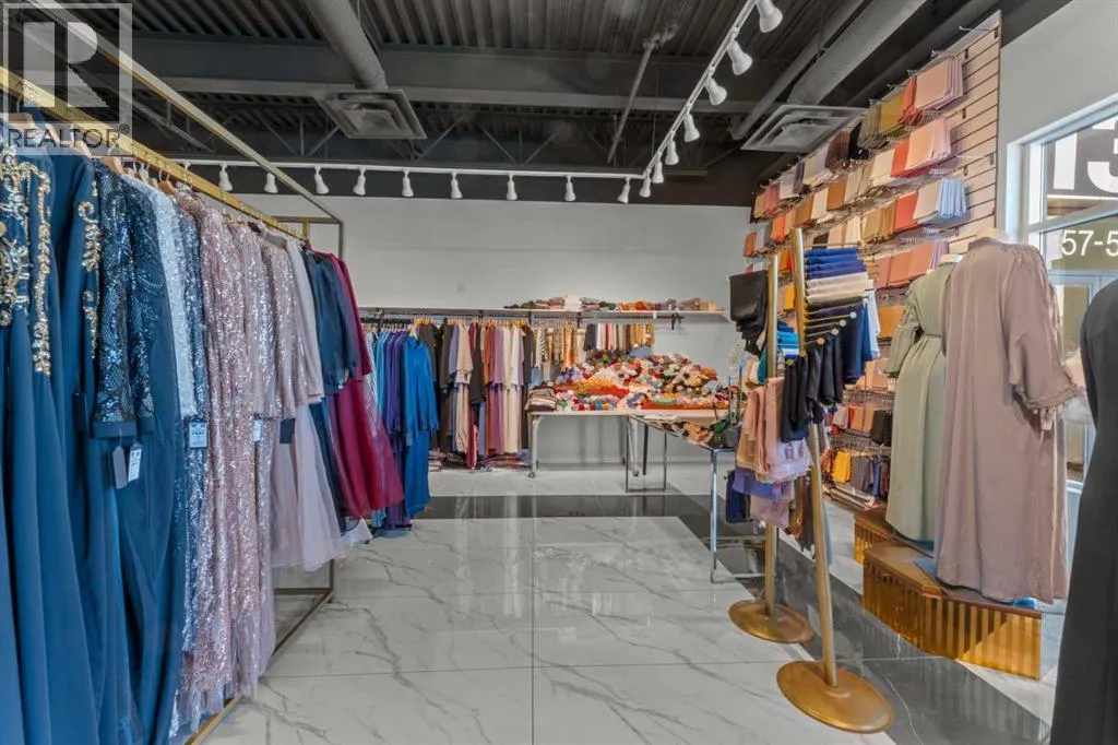 Commercial Mix for rent: 3131 27 Street Ne, Calgary, Alberta T1Y 0B3