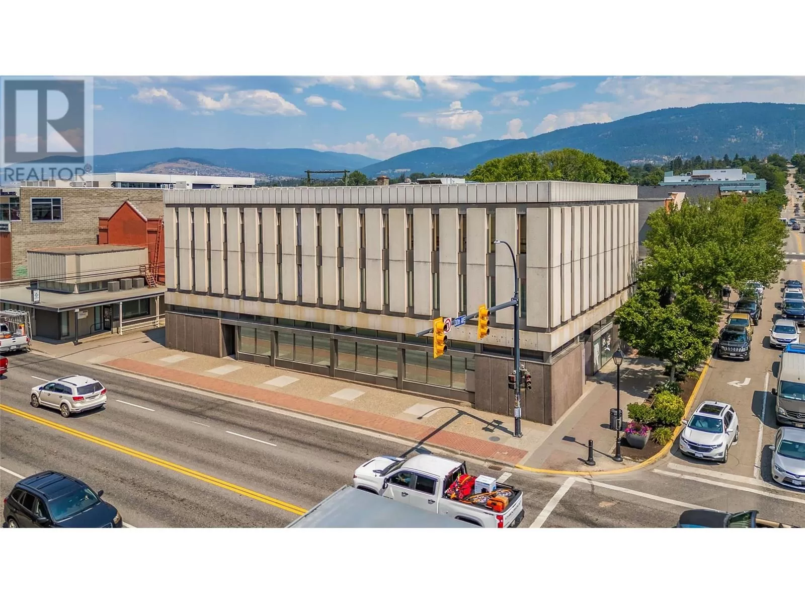 Residential Commercial Mix for rent: 3131 30th Avenue, Vernon, British Columbia V1T 5M4