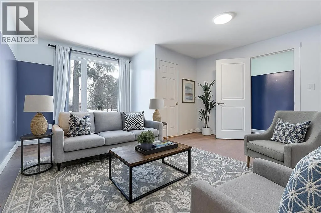 Duplex for rent: 3131 Dover Crescent Se, Calgary, Alberta T2B 1V4