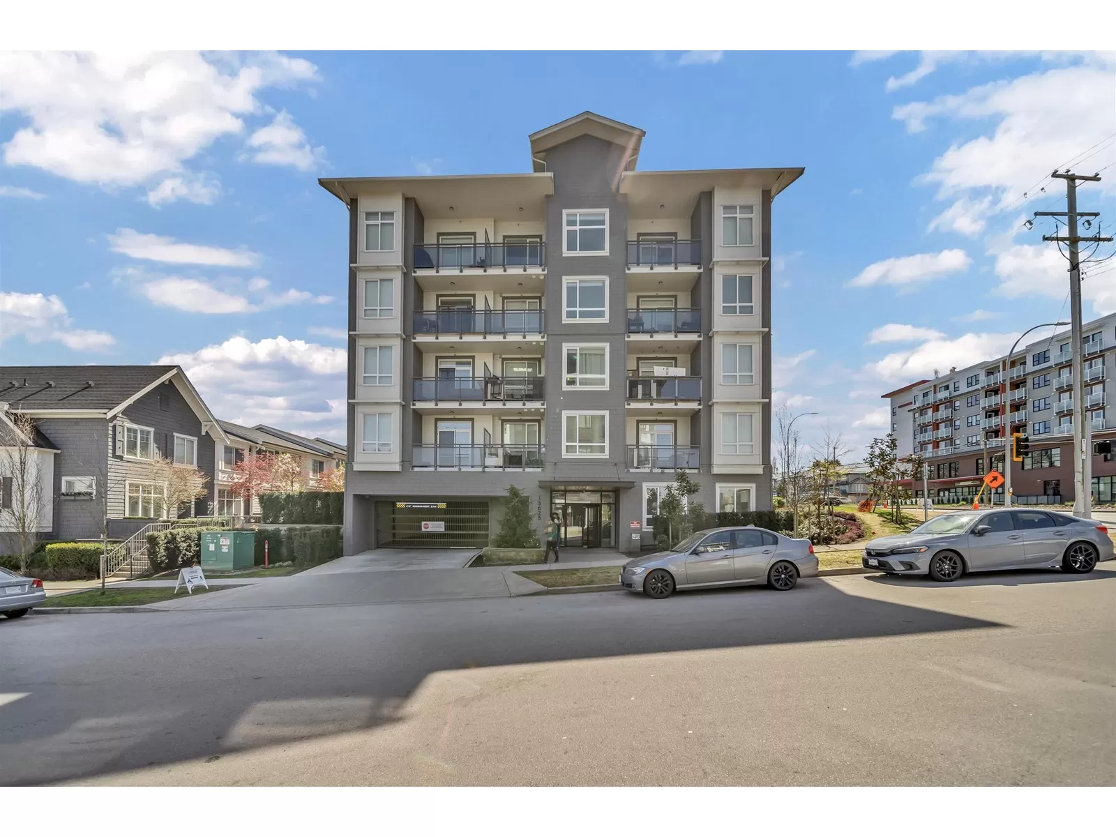 Apartment for rent: 314 13628 81a Avenue, Surrey, British Columbia V3W 3E2