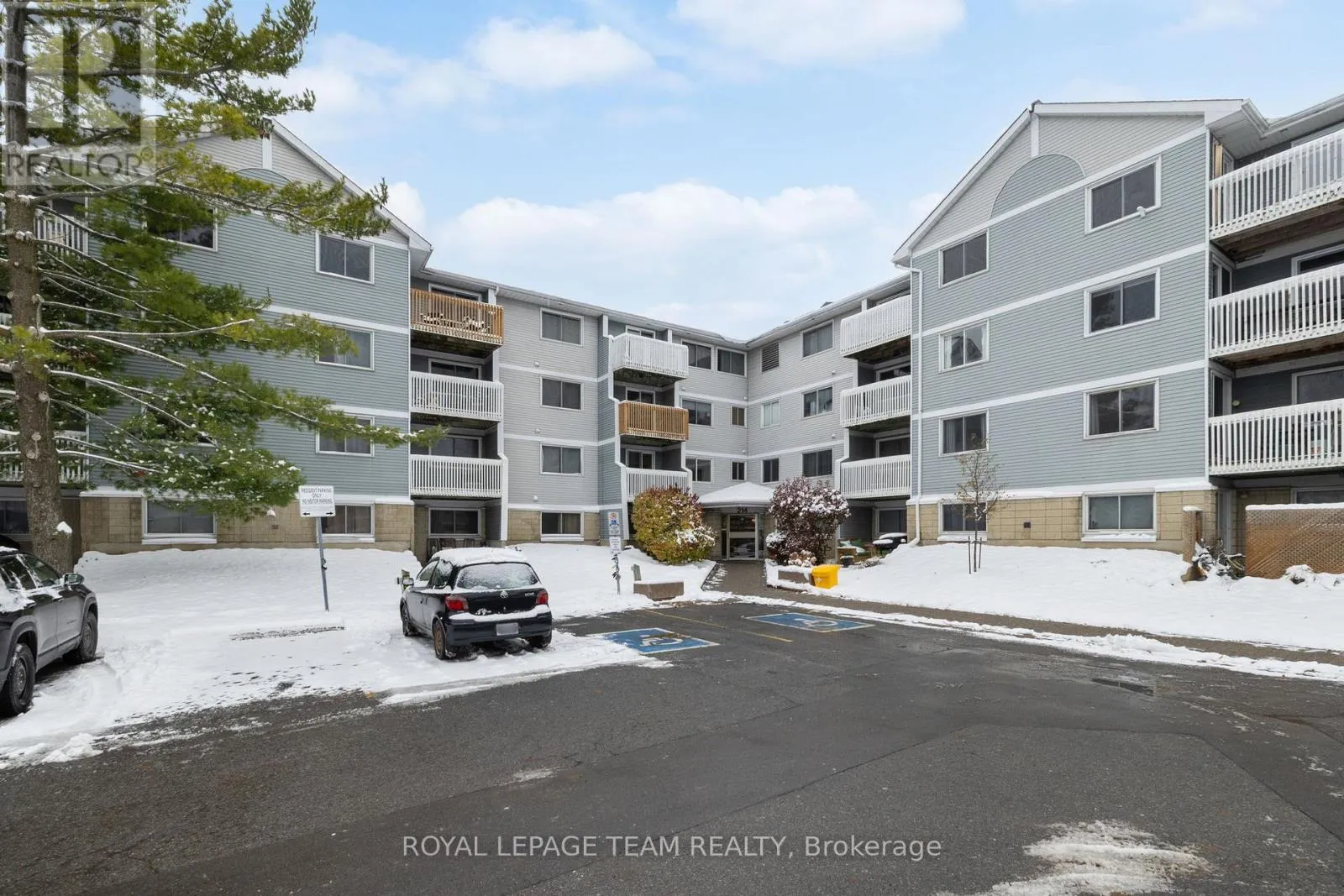 Apartment for rent: 314 - 214 Viewmount Drive, Ottawa, Ontario K2E 7X3