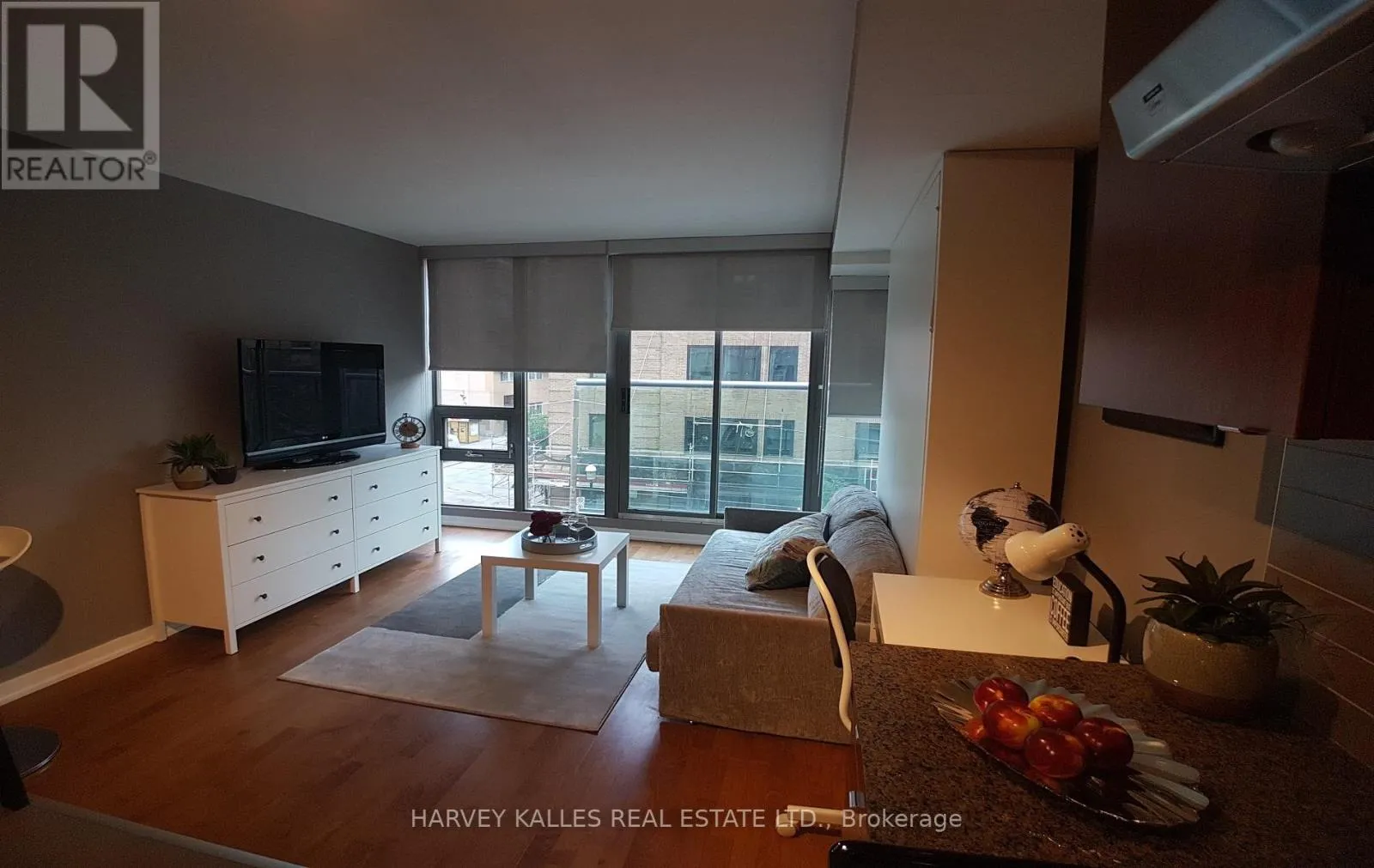 Apartment for rent: 314 - 33 Lombard Street, Toronto, Ontario M5C 3H8