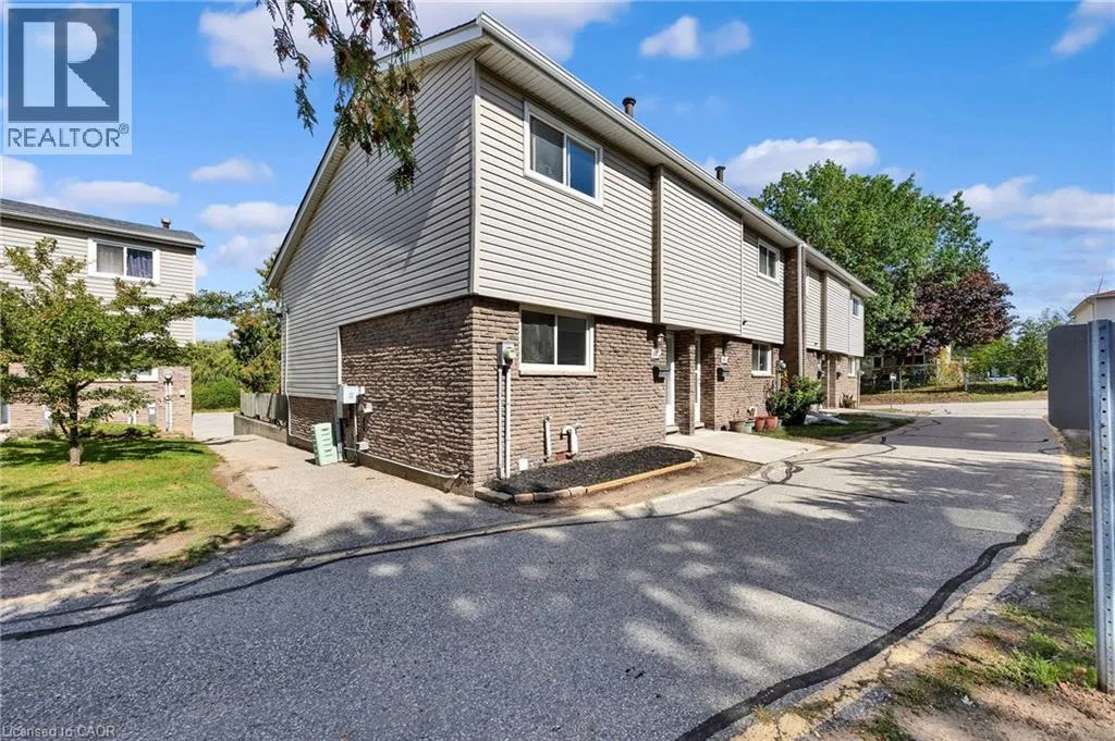 Row / Townhouse for rent: 314 Bluevale Street N Unit# A, Waterloo, Ontario N2J 4G3