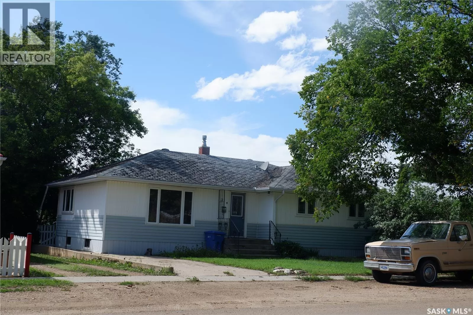 House for rent: 314 Columbus Drive, Rockglen, Saskatchewan S0H 3R0