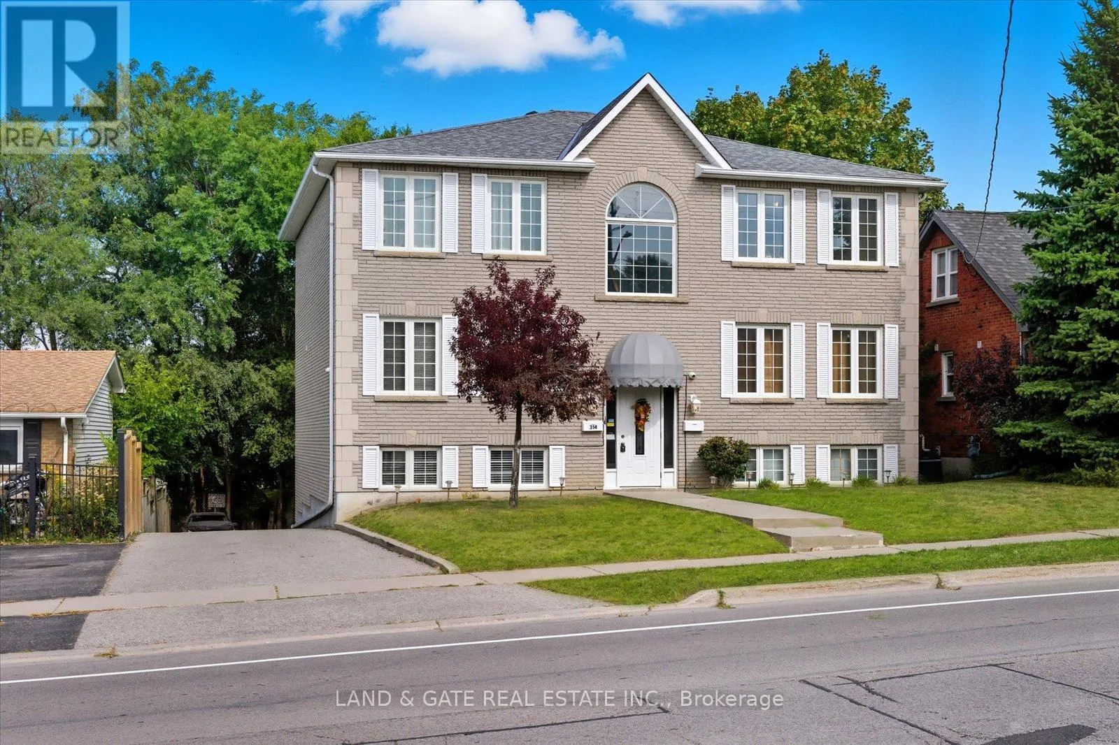 Fourplex for rent: 314 Hillside Avenue, Oshawa, Ontario L1J 1T5