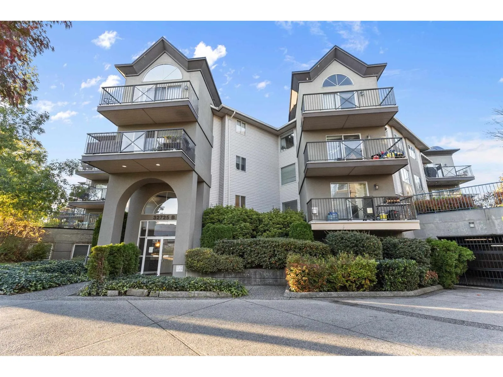 Apartment for rent: 315 32725 George Ferguson Way, Abbotsford, British Columbia V2T 5M5