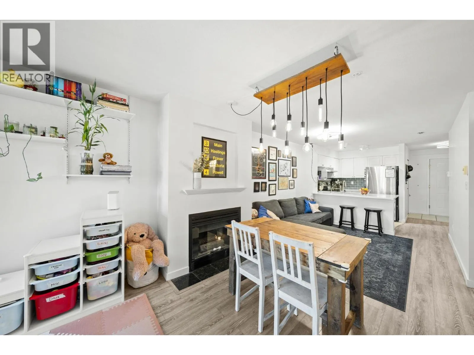 Apartment for rent: 315 760 Kingsway, Vancouver, British Columbia V5V 3C1