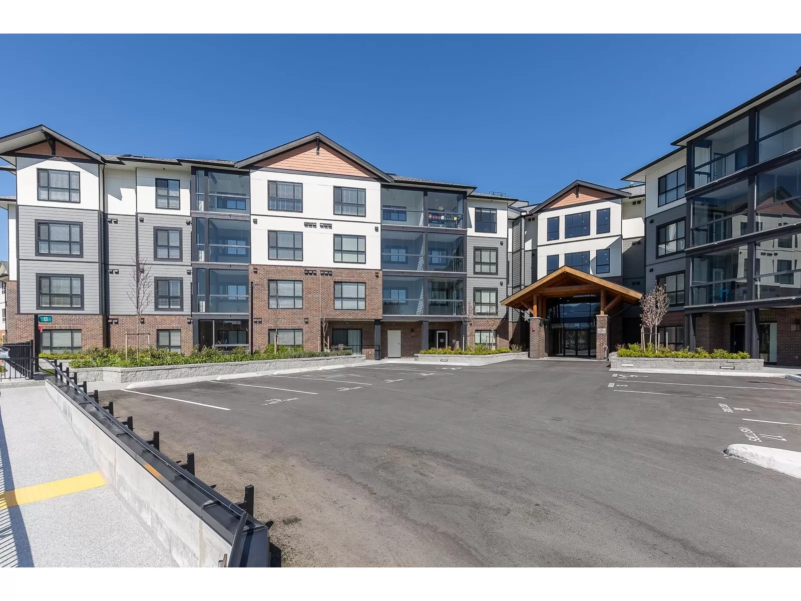 Apartment for rent: 315 8497 Young Road|chilliwack Proper South, Chilliwack, British Columbia V2P 4P2