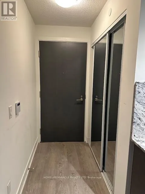 Apartment for rent: 315 - 9 Mabelle Avenue, Toronto, Ontario M9A 4X7