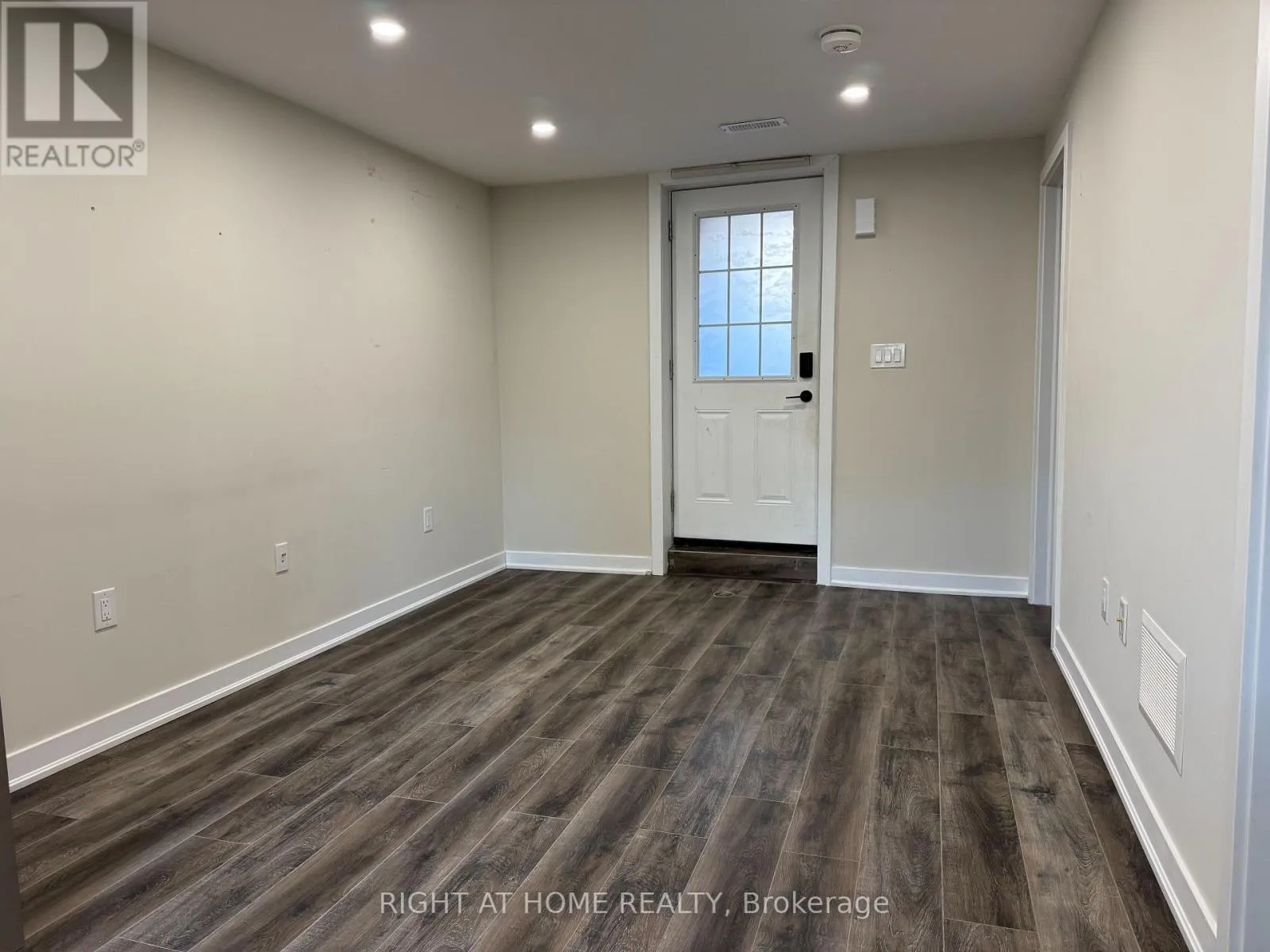 House for rent: 315 Kipling Avenue, Toronto, Ontario M8V 3K6