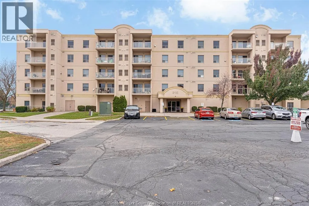 Apartment for rent: 315 Village Grove Unit# 501, Tecumseh, Ontario N8N 5G4