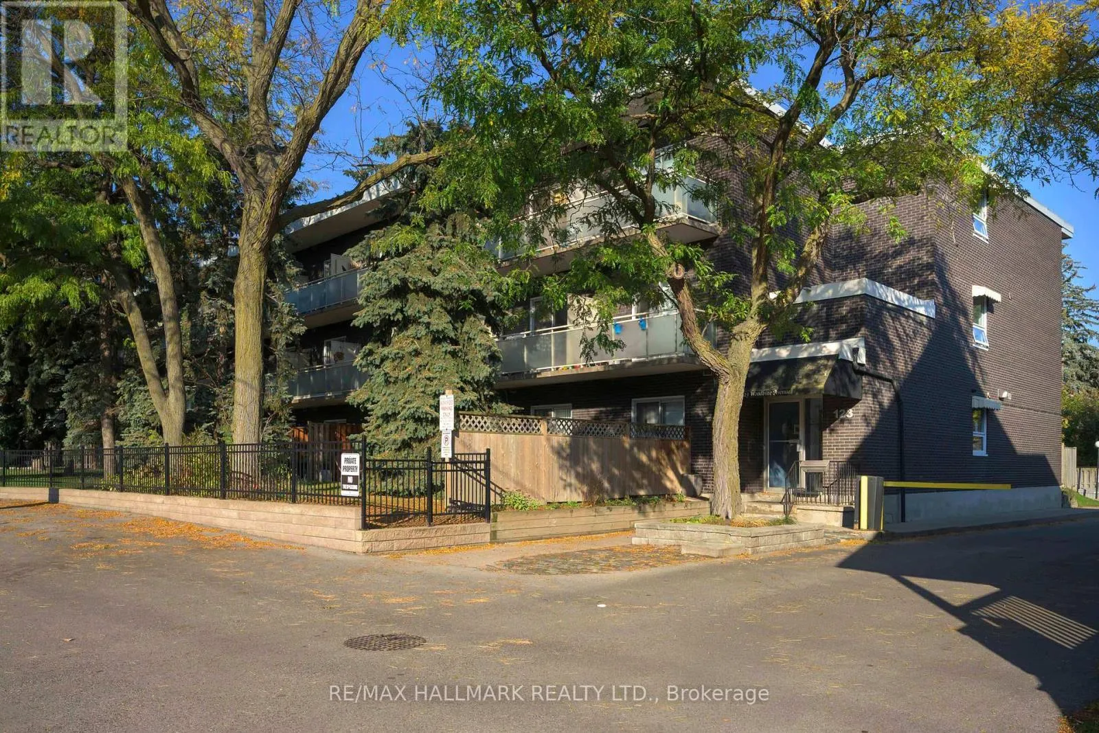 Apartment for rent: 316 - 123 Woodbine Avenue, Toronto, Ontario M4L 3V8