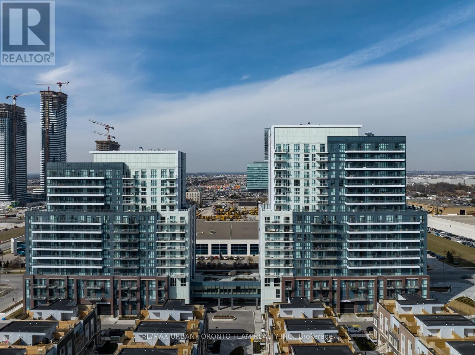 Apartment for rent: 316 - 38 Honeycrisp Crescent, Vaughan, Ontario L4K 0M7