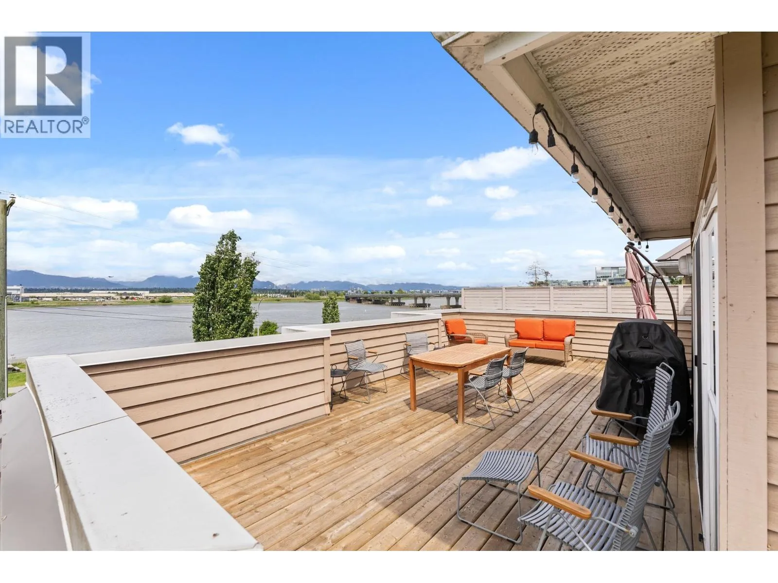 Apartment for rent: 316 5880 Dover Crescent, Richmond, British Columbia V7C 5P5