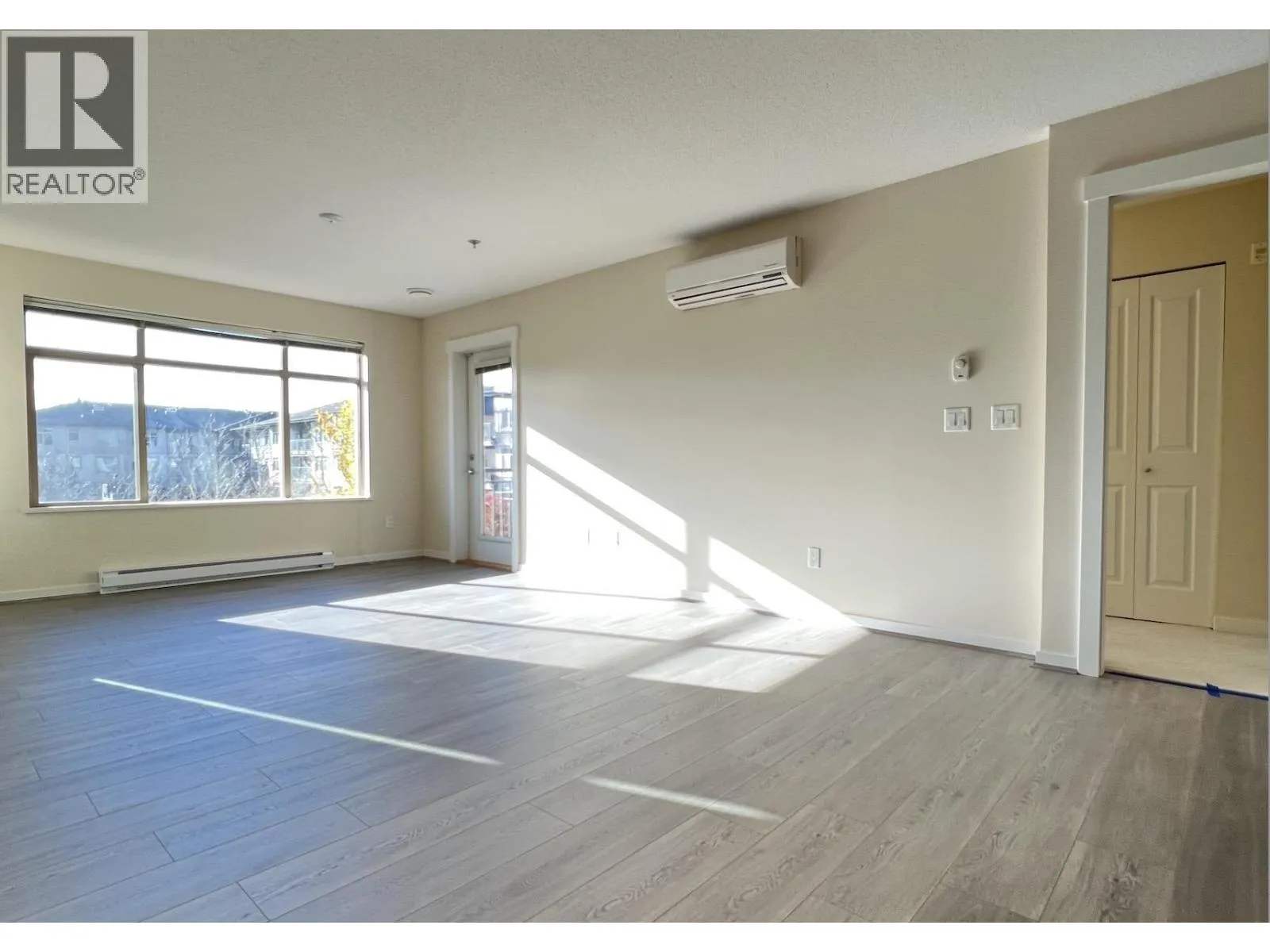 Apartment for rent: 316 9288 Odlin Road, Richmond, British Columbia V6X 0C3