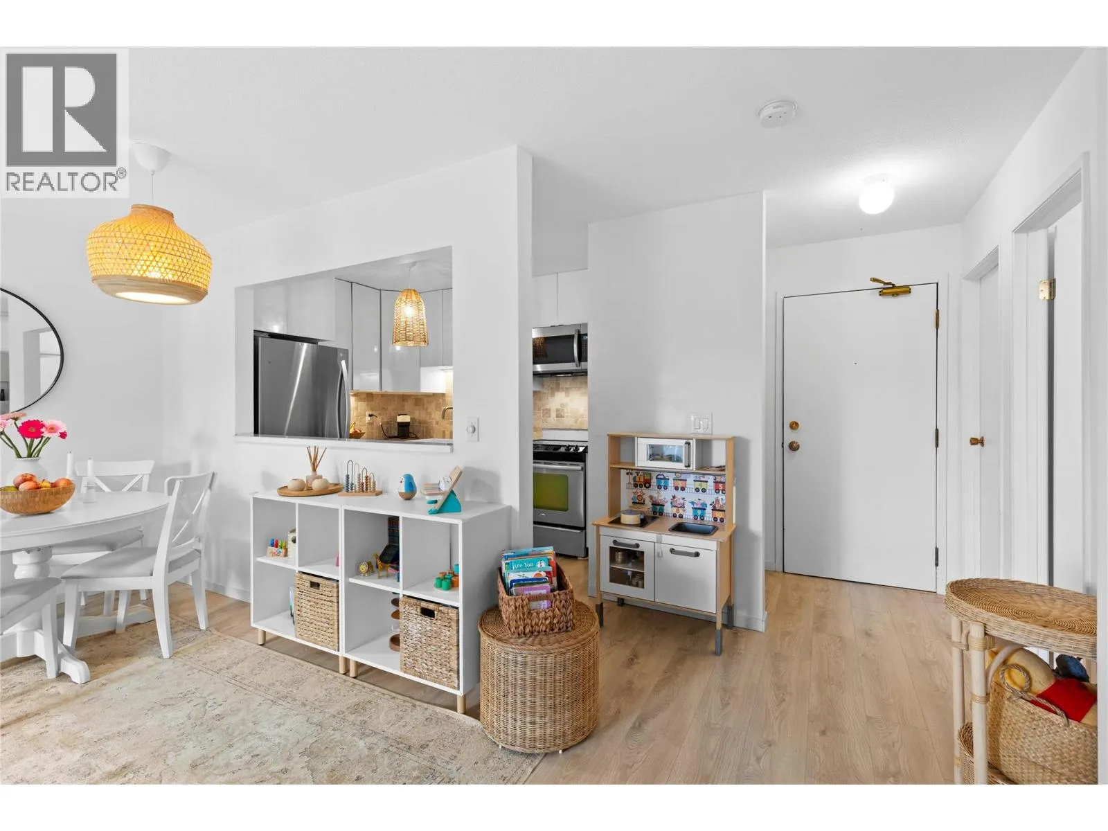 Apartment for rent: 3160 De Montreuil Court Unit# 406, Kelowna, British Columbia V1W 3W3