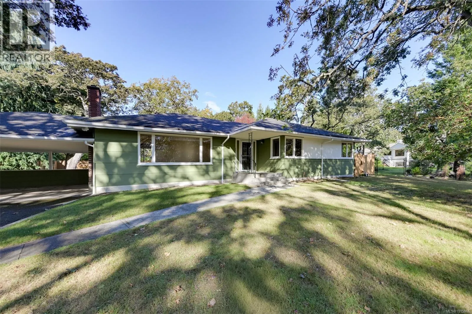 House for rent: 3160 Midland Rd, Oak Bay, British Columbia V8R 6E9